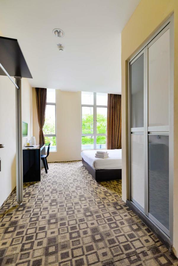 Fumah Hotel Shah Alam Exterior foto